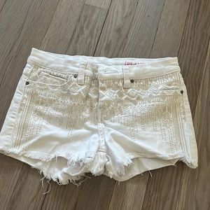 Shorts with design